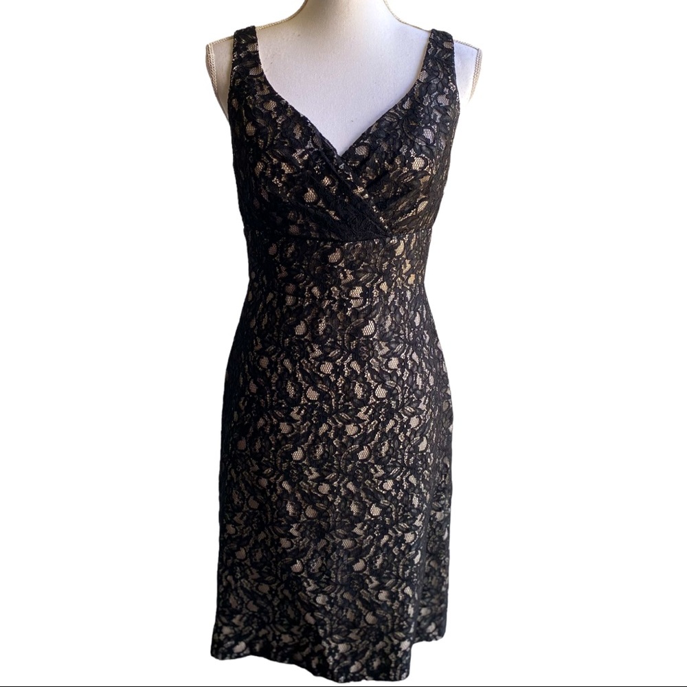 WHITE HOUSE BLACK MARKET FLORAL LACE RAYON SLEEVELESS COCKTAIL DRESS